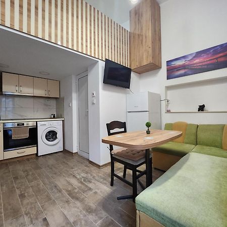 Cosy Apartment With A Sunny Balcony In Varna Bagian luar foto