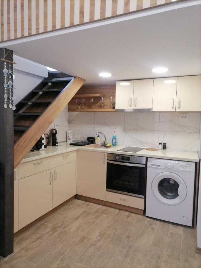 Cosy Apartment With A Sunny Balcony In Varna Bagian luar foto
